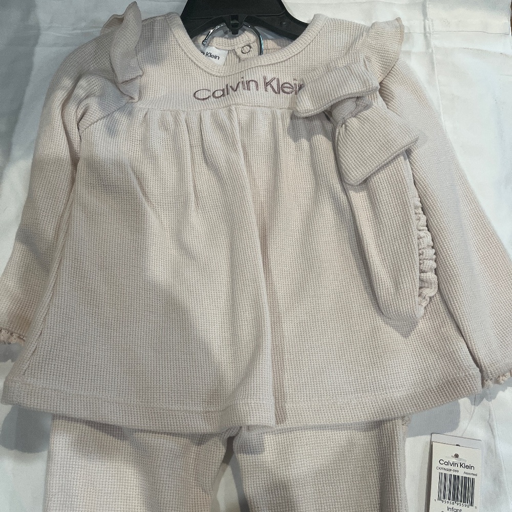 CALVIN KLEIN INFANT 3 PIECE SET 12M